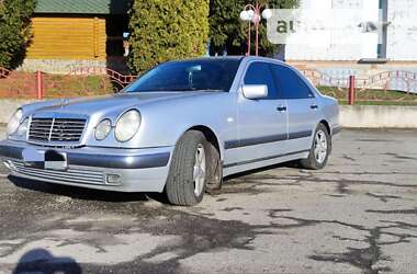 Седан Mercedes-Benz E-Class 1998 в Хмельницькому