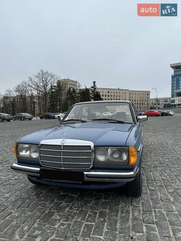 Седан Mercedes-Benz E-Class 1984 в Києві
