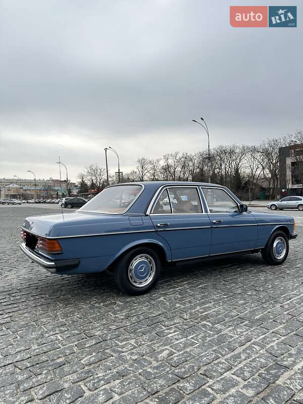 Седан Mercedes-Benz E-Class 1984 в Києві