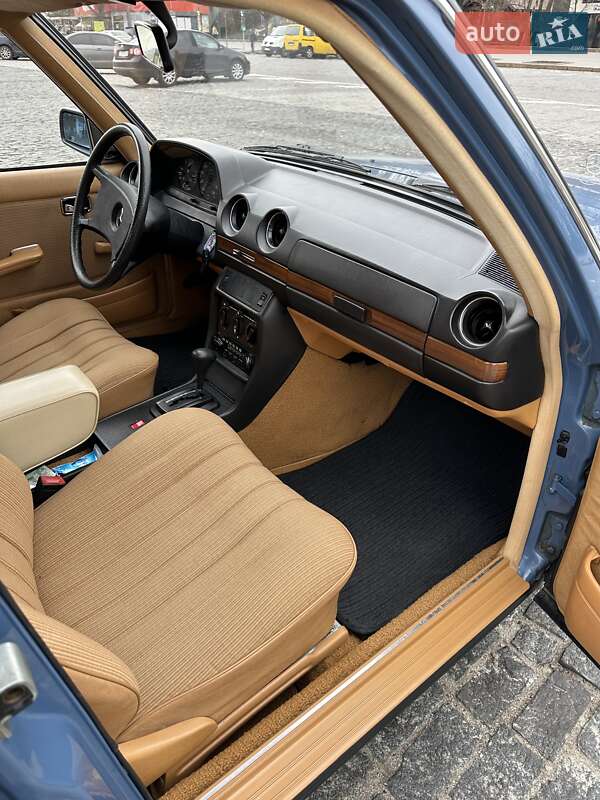 Седан Mercedes-Benz E-Class 1984 в Києві