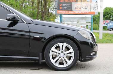 Седан Mercedes-Benz E-Class 2010 в Снятине