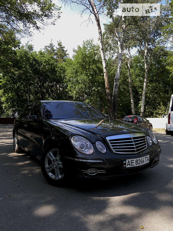 Седан Mercedes-Benz E-Class 2007 в Днепре