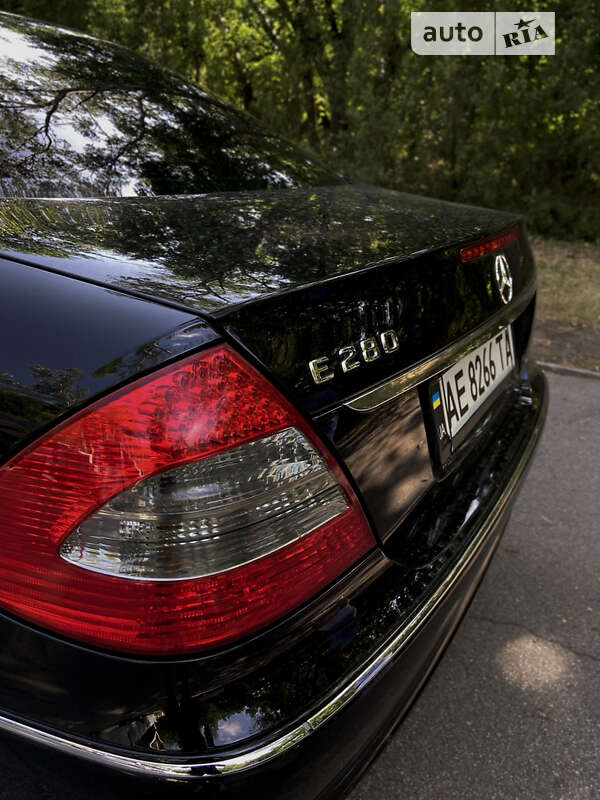 Седан Mercedes-Benz E-Class 2007 в Днепре