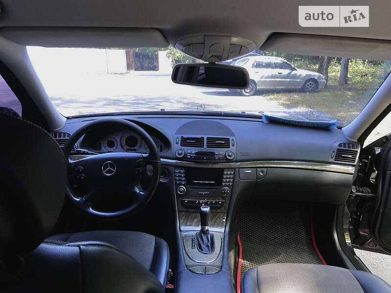 Седан Mercedes-Benz E-Class 2007 в Днепре