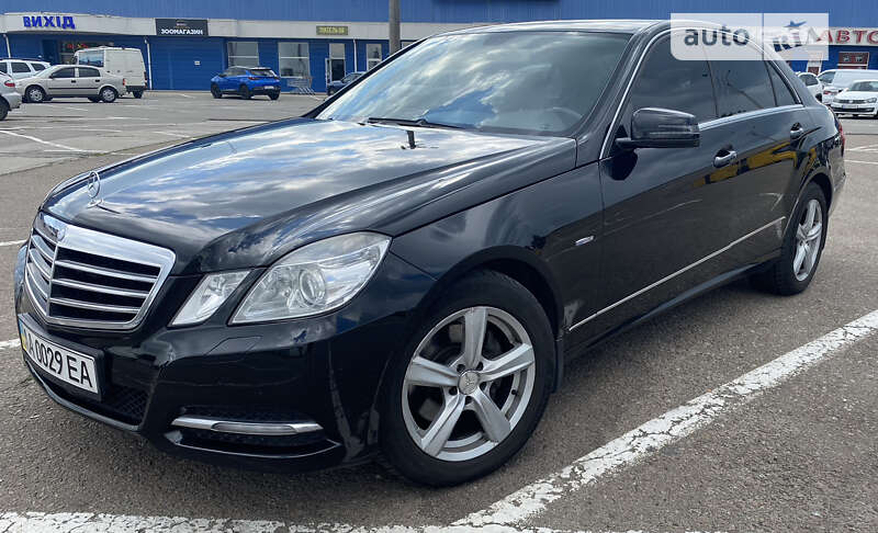 Седан Mercedes-Benz E-Class 2012 в Киеве