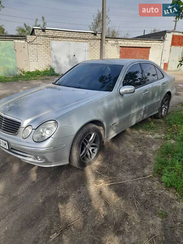 Седан Mercedes-Benz E-Class 2001 в Кременчуге