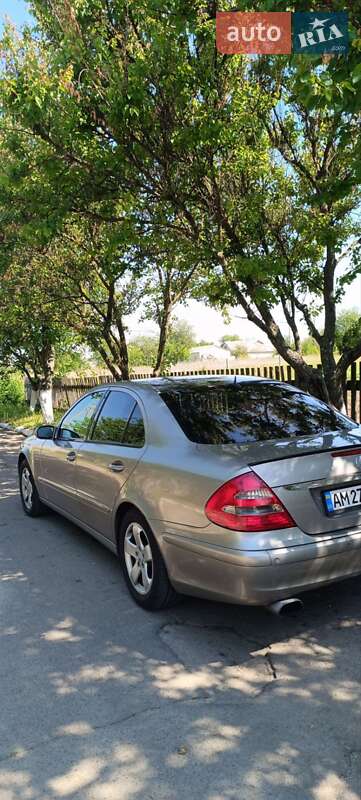Седан Mercedes-Benz E-Class 2003 в Брусилове