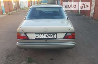 Седан Mercedes-Benz E-Class 1989 в Києві