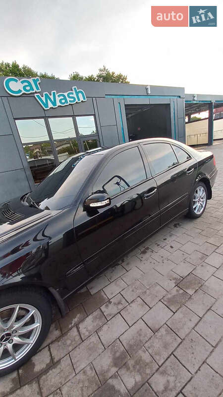 Седан Mercedes-Benz E-Class 2003 в Ивано-Франковске