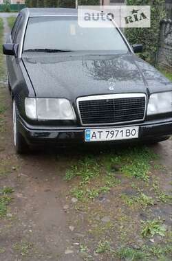 Седан Mercedes-Benz E-Class 1995 в Черновцах