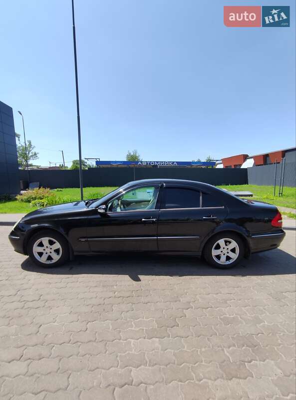 Седан Mercedes-Benz E-Class 2004 в Чернігові