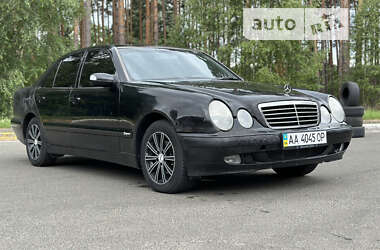 Седан Mercedes-Benz E-Class 2002 в Ірпені