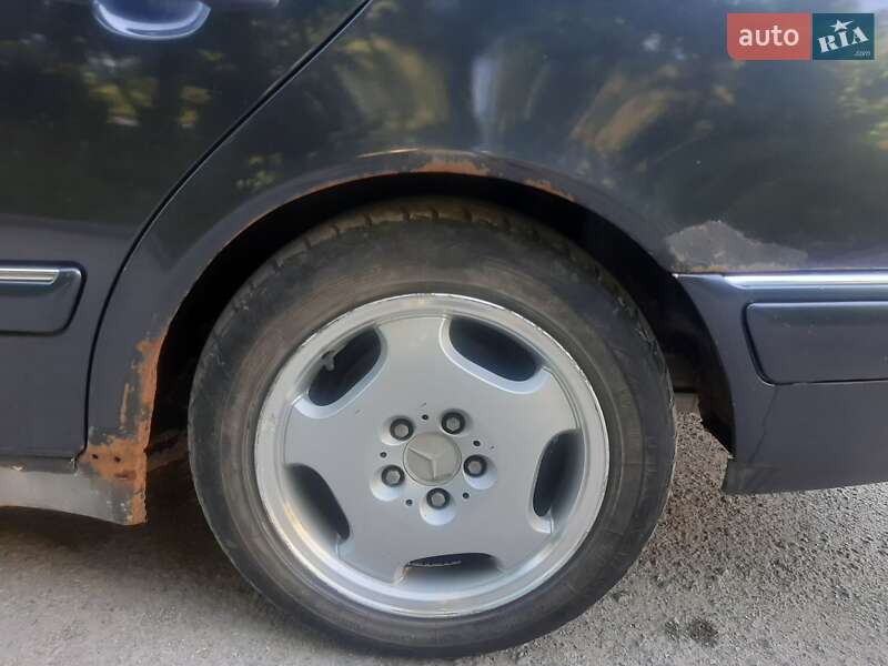 Седан Mercedes-Benz E-Class 1997 в Чорткове