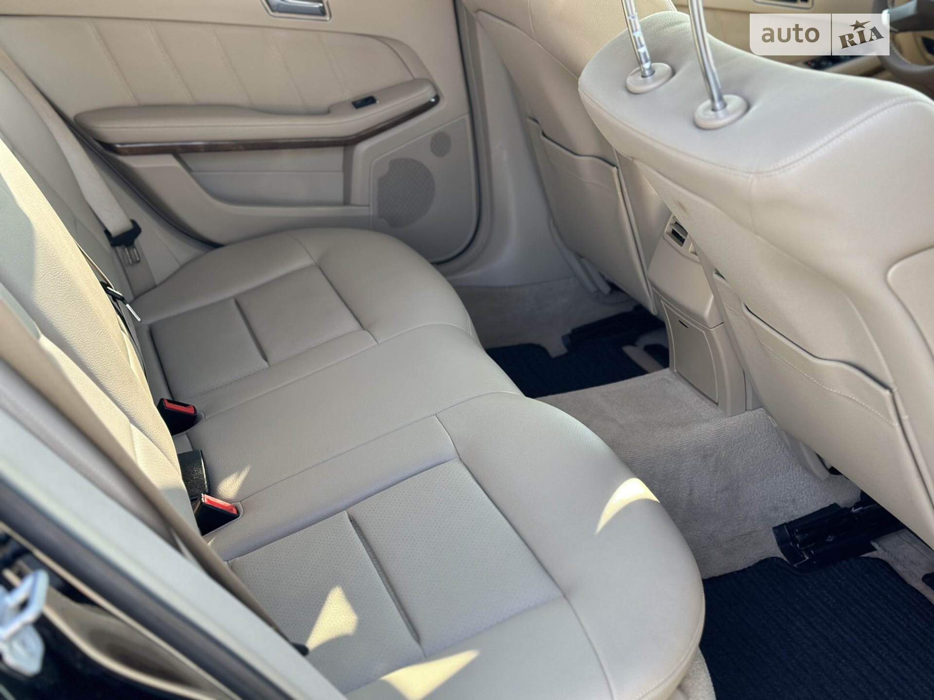 2011 Mercedes-Benz E-klasse - мініатюра 24