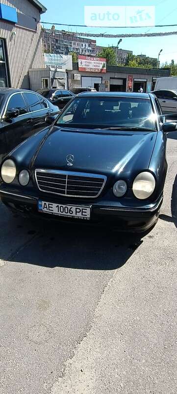 Mercedes-Benz E-Class 2000