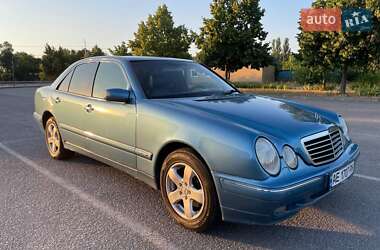 Седан Mercedes-Benz E-Class 2000 в Днепре