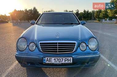 Седан Mercedes-Benz E-Class 2000 в Днепре