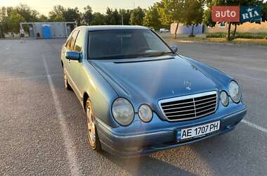 Седан Mercedes-Benz E-Class 2000 в Днепре