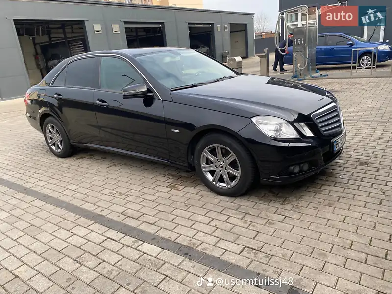 Седан Mercedes-Benz E-Class 2009 в 