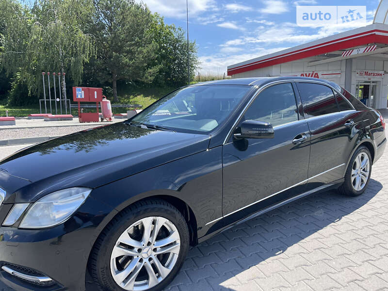 Седан Mercedes-Benz E-Class 2011 в Львові