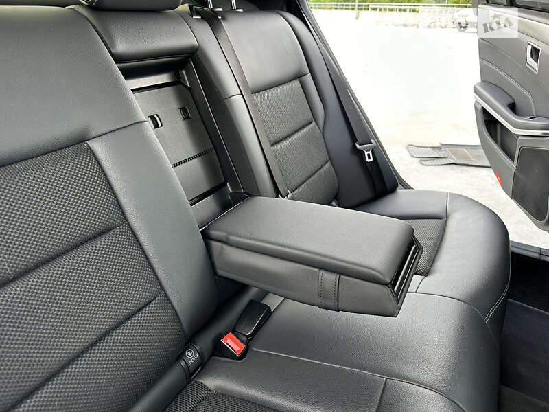 Седан Mercedes-Benz E-Class 2015 в Киеве