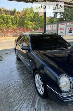 Седан Mercedes-Benz E-Class 1998 в Кропивницькому