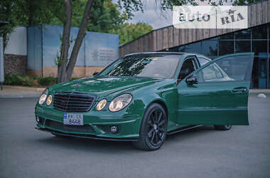 Седан Mercedes-Benz E-Class 2004 в Киеве