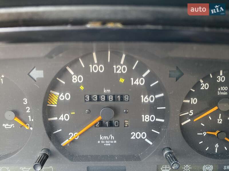 Седан Mercedes-Benz E-Class 1992 в Одесі