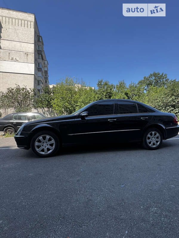 Седан Mercedes-Benz E-Class 2005 в Києві