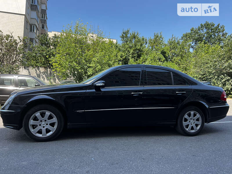Седан Mercedes-Benz E-Class 2005 в Києві