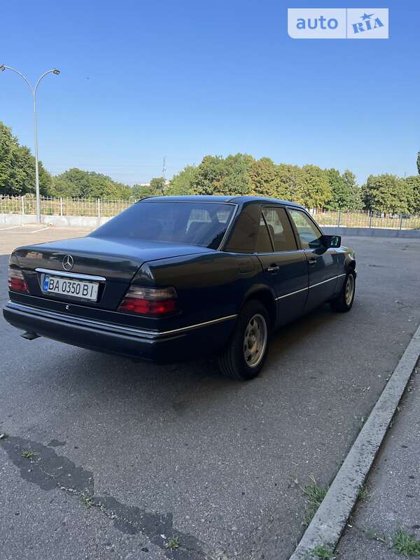 Седан Mercedes-Benz E-Class 1994 в Кропивницком