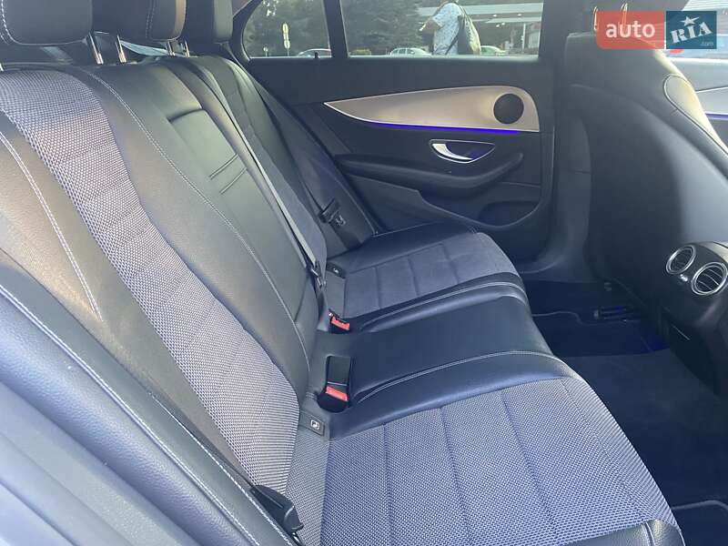 Седан Mercedes-Benz E-Class 2016 в Дніпрі