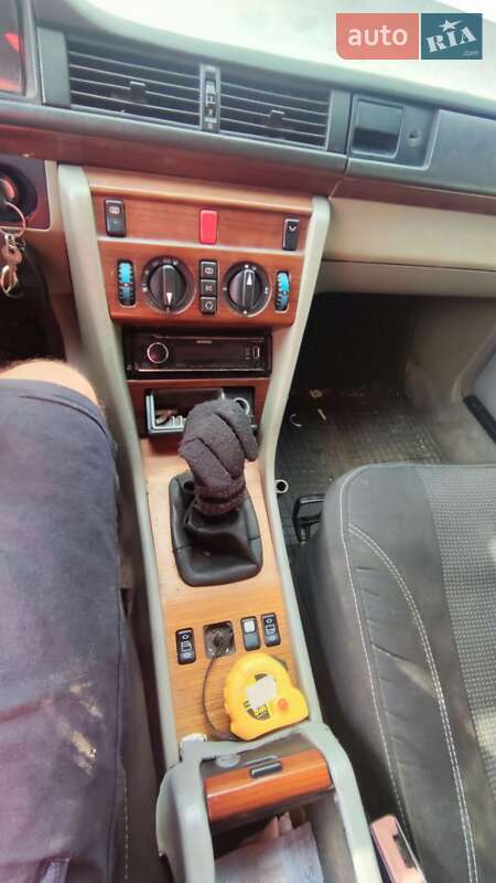 Седан Mercedes-Benz E-Class 1994 в Белгороде-Днестровском фото 5 Седан Mercedes-Benz E-Class 1994 в Белгороде-Днестровском