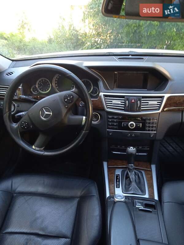 Седан Mercedes-Benz E-Class 2010 в Киеве