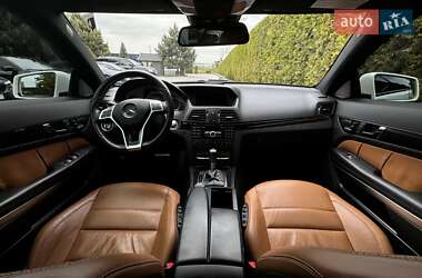 Купе Mercedes-Benz E-Class 2012 в 