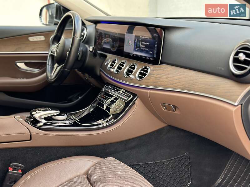 Седан Mercedes-Benz E-Class 2018 в Сваляві