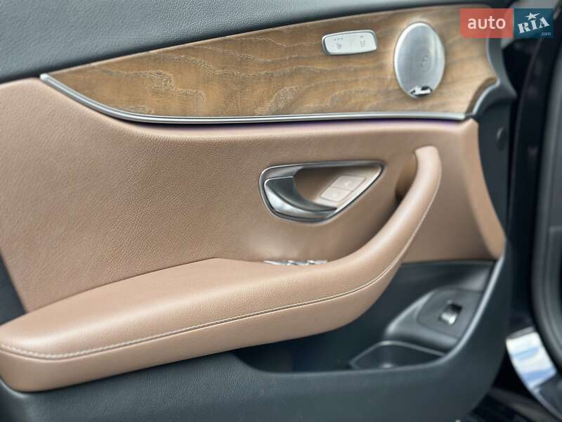 Седан Mercedes-Benz E-Class 2018 в Сваляві
