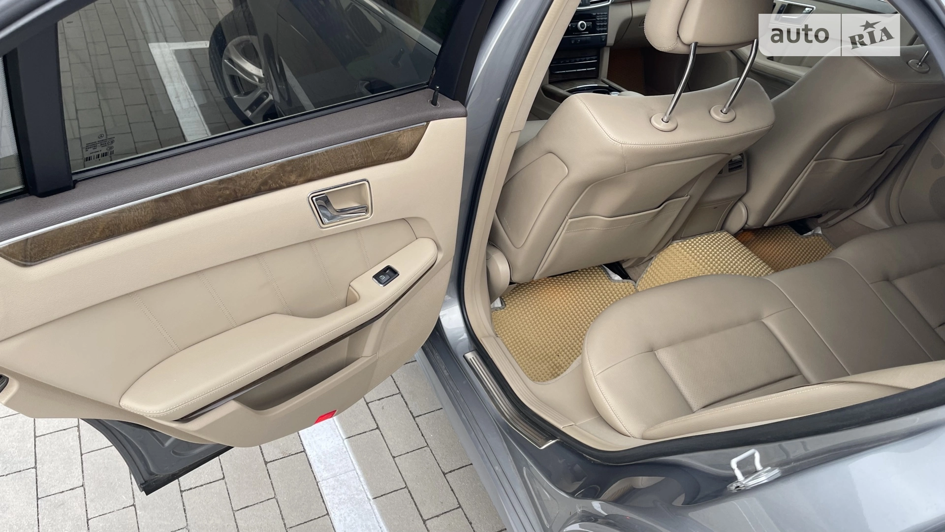 2010 Mercedes-Benz E-klasse - мініатюра 4