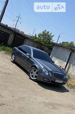 Седан Mercedes-Benz E-Class 2006 в Чернівцях