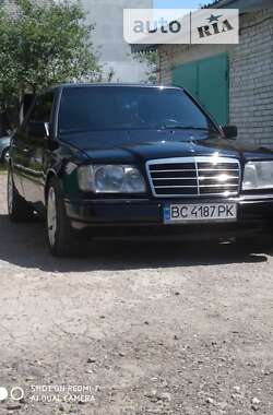 Седан Mercedes-Benz E-Class 1995 в Львові