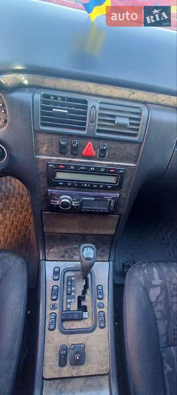 Седан Mercedes-Benz E-Class 1996 в Николаеве