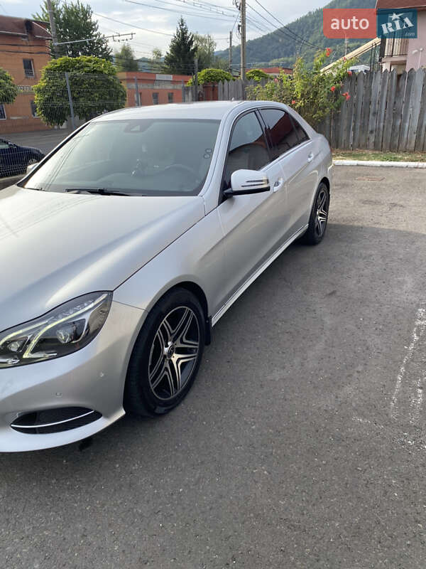 Седан Mercedes-Benz E-Class 2014 в Солотвине