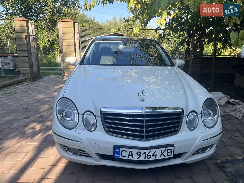 Седан Mercedes-Benz E-Class 2008 в Рівному