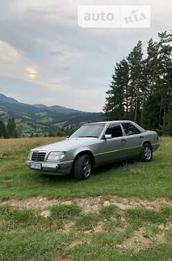 Седан Mercedes-Benz E-Class 1994 в Яремчі