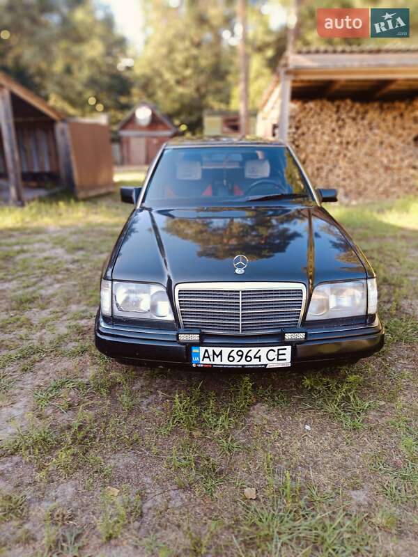Седан Mercedes-Benz E-Class 1994 в Народичах