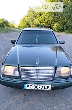 Седан Mercedes-Benz E-Class 1995 в Монастыриске