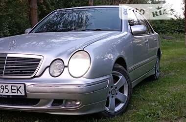 Седан Mercedes-Benz E-Class 2000 в Коломиї