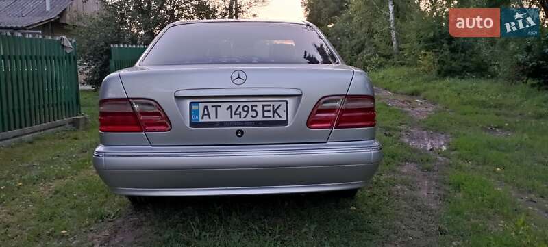 Седан Mercedes-Benz E-Class 2000 в Коломые
