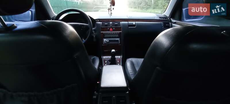 Седан Mercedes-Benz E-Class 2000 в Коломые