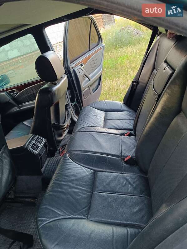 Седан Mercedes-Benz E-Class 1997 в Березному
